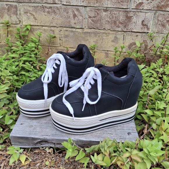 Platform Sneakers Black White Lace-up Women Size 7 - 7.5 - Picture 6 of 16